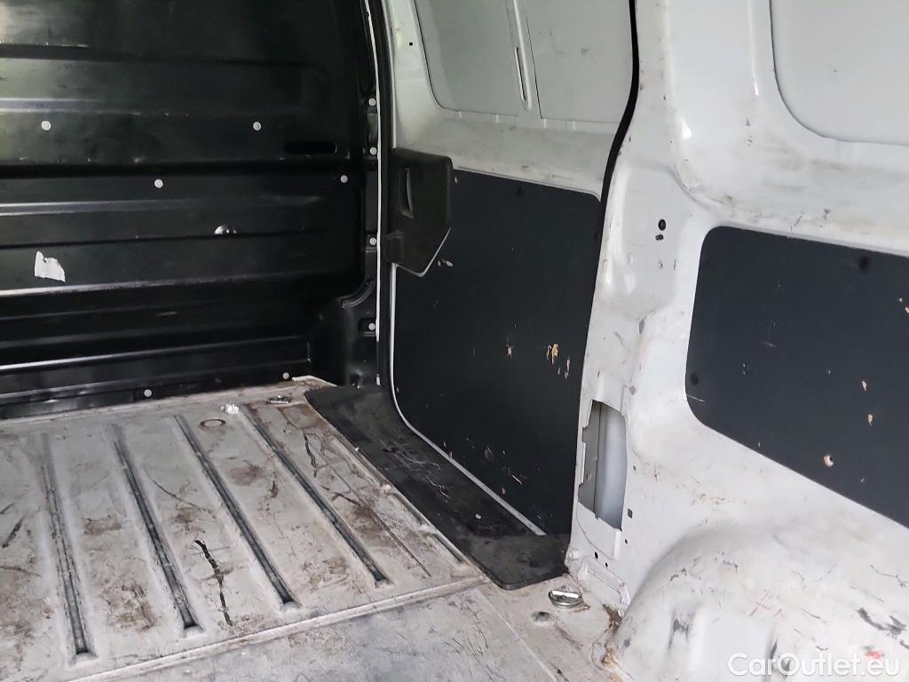  Peugeot  Expert PEUGEOT  / 2016 / 4P / furgón Furgón BlueHDi 100 S&S 6v Standard #1