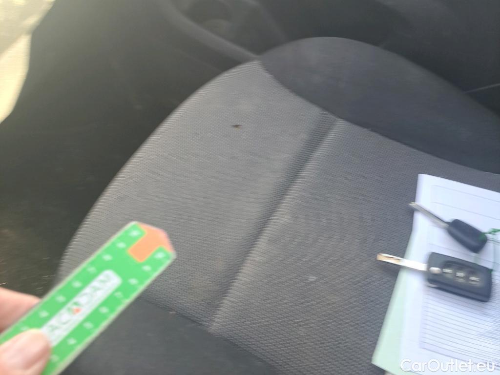  Peugeot  Partner PEUGEOT  / 2015 / 3P / furgón derivado de turismo Furgón Confort L1 BlueHDi 73KW (100CV) #50