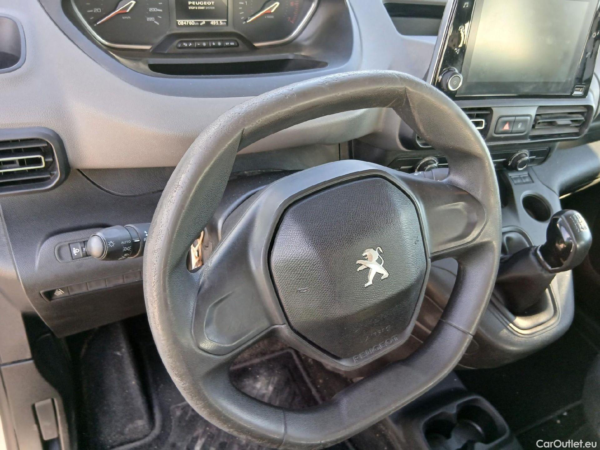  Peugeot  RIFTER PEUGEOT  / 2018 / 5P / monovolumen compacto Active Standard BlueHDi 73kW #55