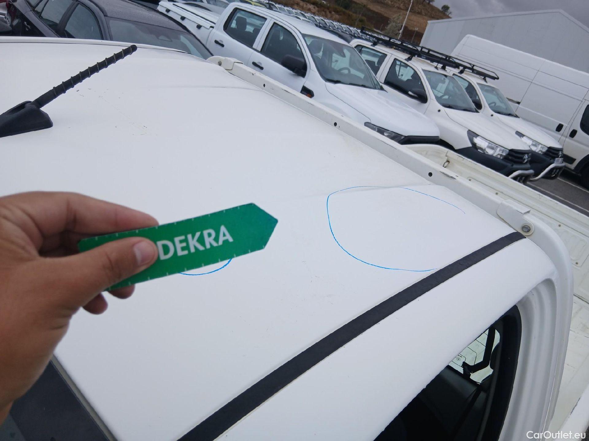  Toyota  Hilux TOYOTA  / 2016 / 2P / pickup 2.4 D-4D Cabina Sencilla GX #45