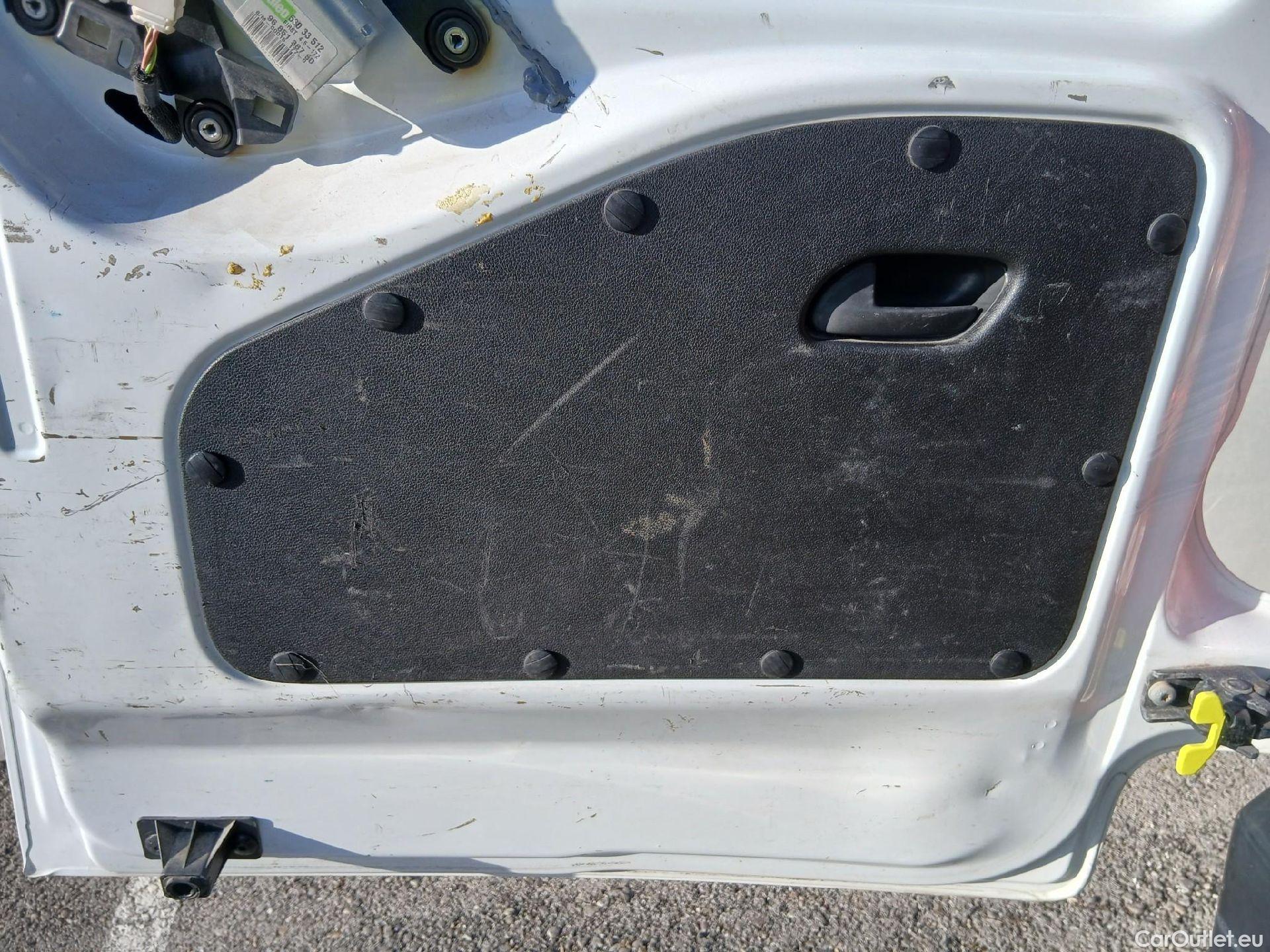  Peugeot  RIFTER PEUGEOT  / 2018 / 5P / monovolumen compacto Active Standard BlueHDi 73kW #37