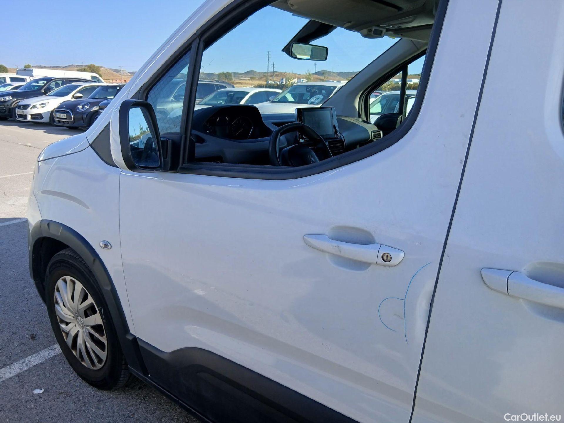  Peugeot  RIFTER PEUGEOT  / 2018 / 5P / monovolumen compacto Active Standard BlueHDi 73kW #12