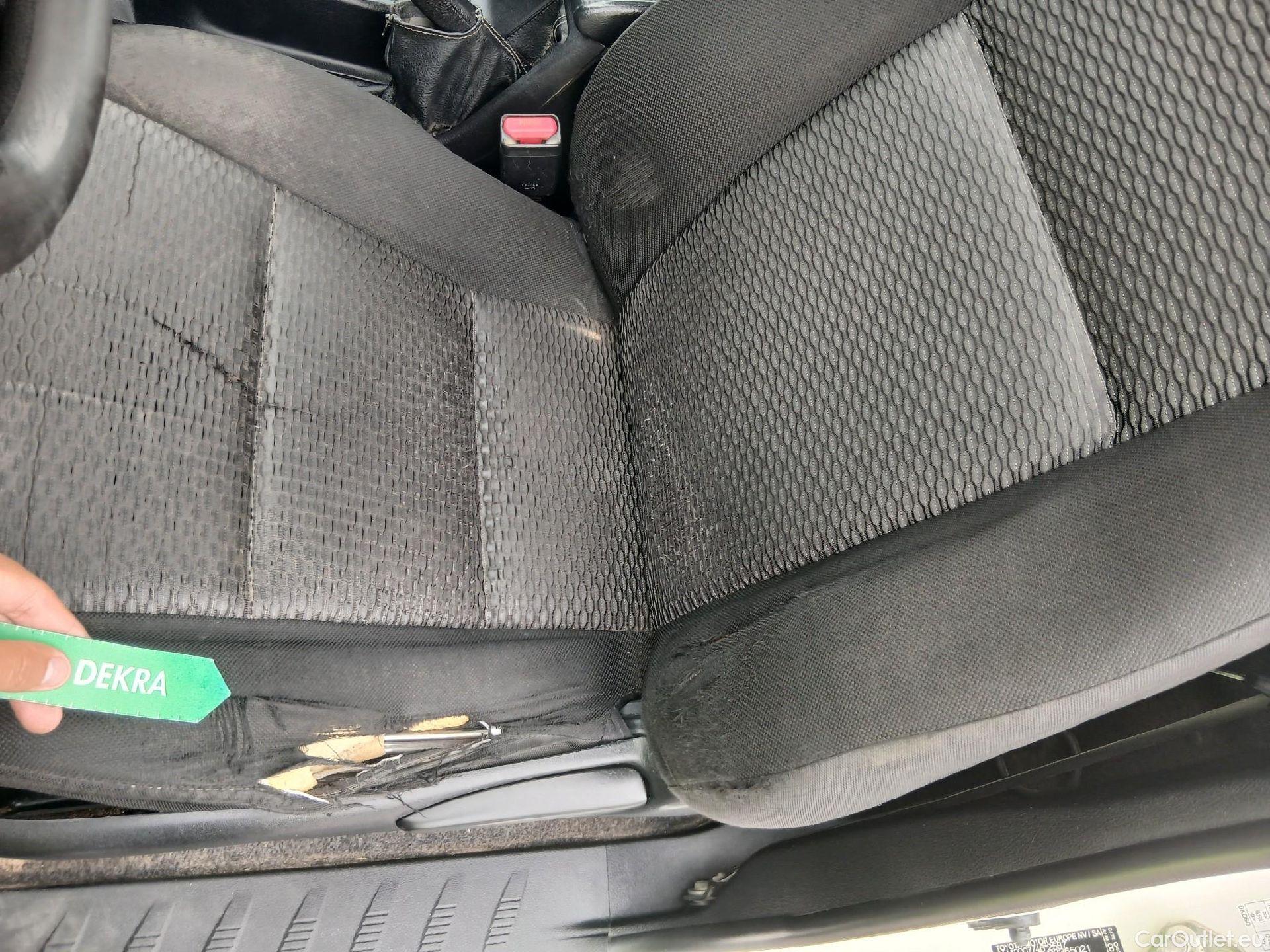  Toyota  Hilux TOYOTA  / 2016 / 2P / pickup 2.4 D-4D Cabina Sencilla GX #2