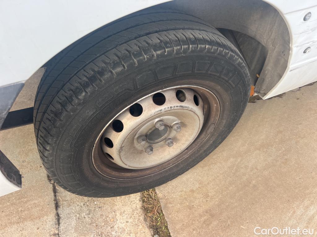  Renault  Master RENAULT TRUCKS UK  VU 4p 3G furgón FWD 3T5 E6 150CV L2H2 ISOTERMO + EQUIPO DE FRIO #36