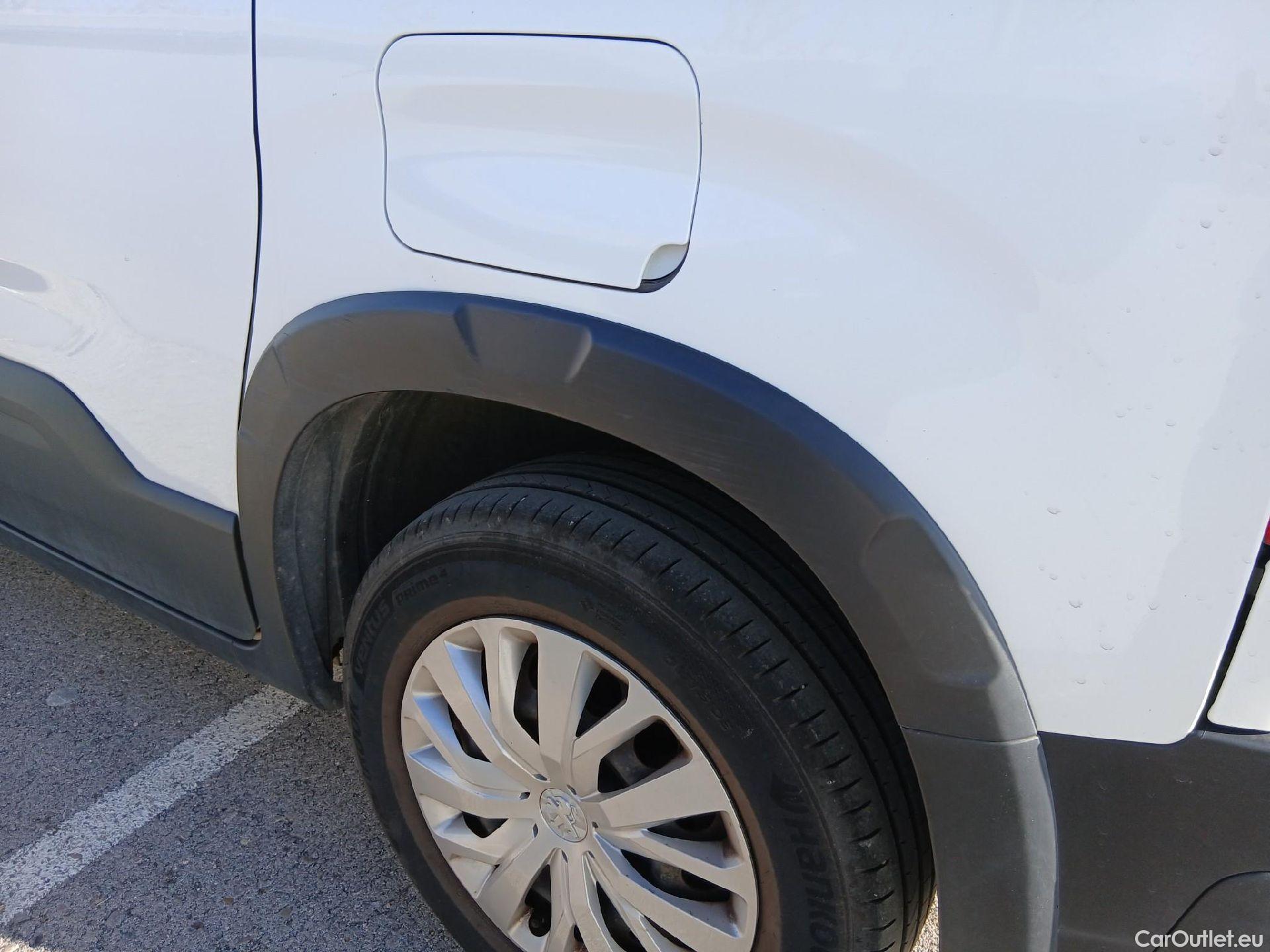  Peugeot  RIFTER PEUGEOT  / 2018 / 5P / monovolumen compacto Active Standard BlueHDi 73kW #17