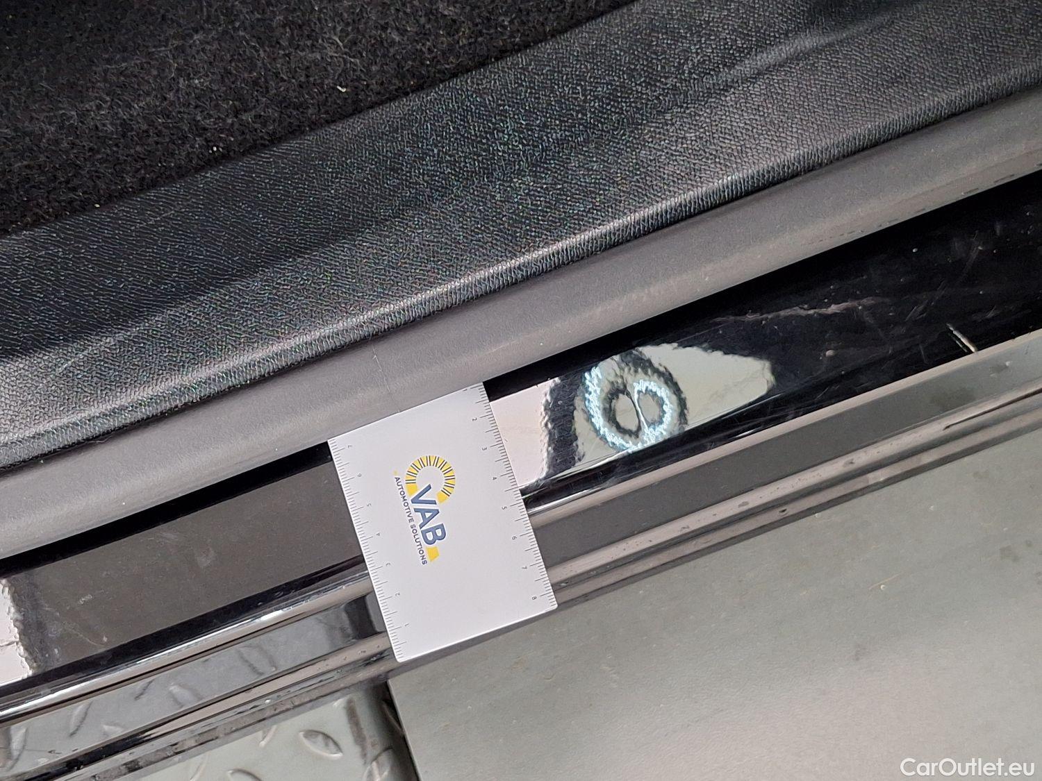  Peugeot  5008 Peugeot,  '16, Peugeot  1.5 BlueHDi 96kW S&S EAT8 Allure 5d #25