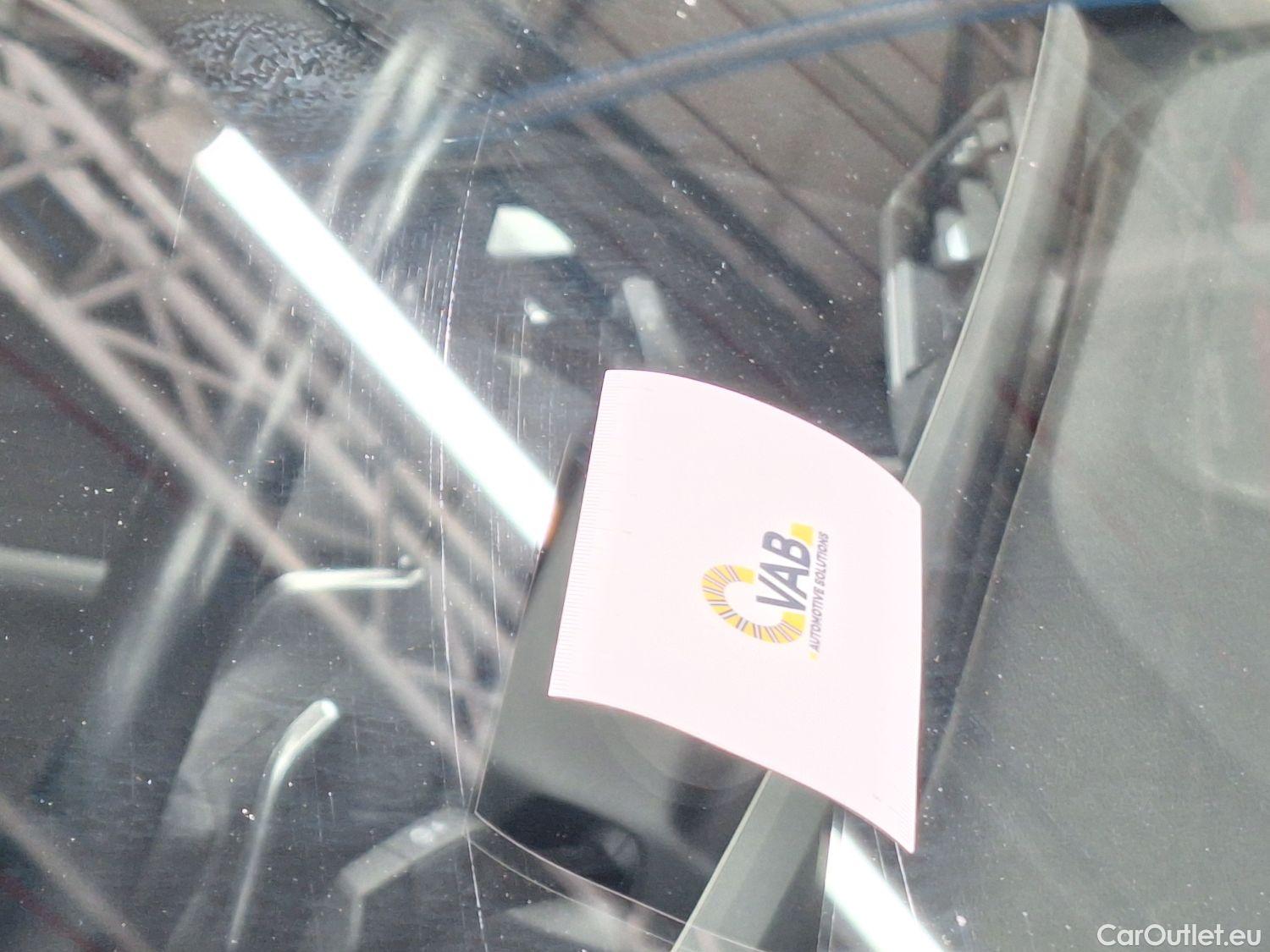  Bmw  Serie 3 BMW, 3-serie Touring '18, BMW 3 Reeks Touring 318dA (100 kW) 5d #18