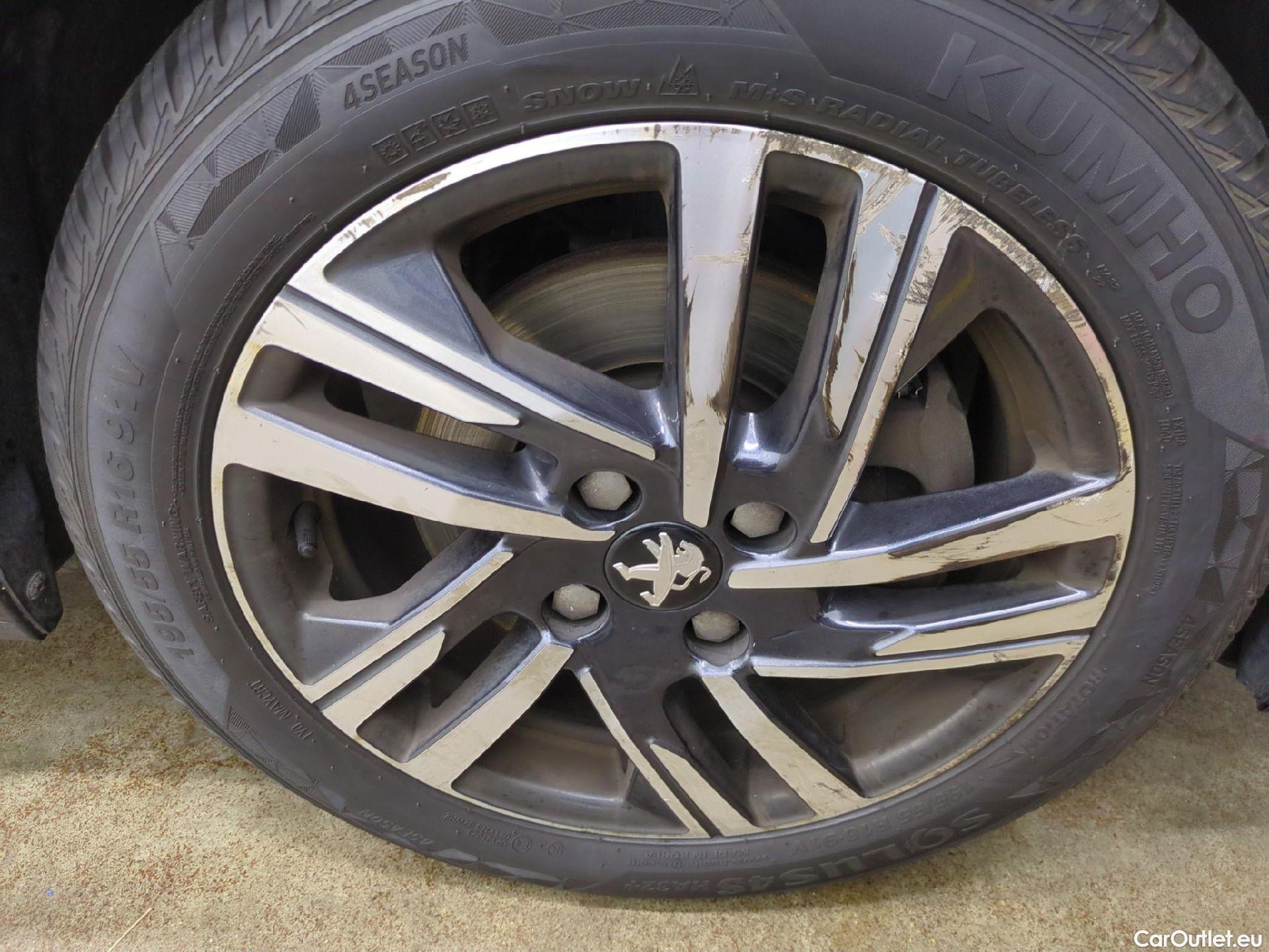  Peugeot  208  Allure Pack 1.2 PureTech 100CV BVA8 E6d #5