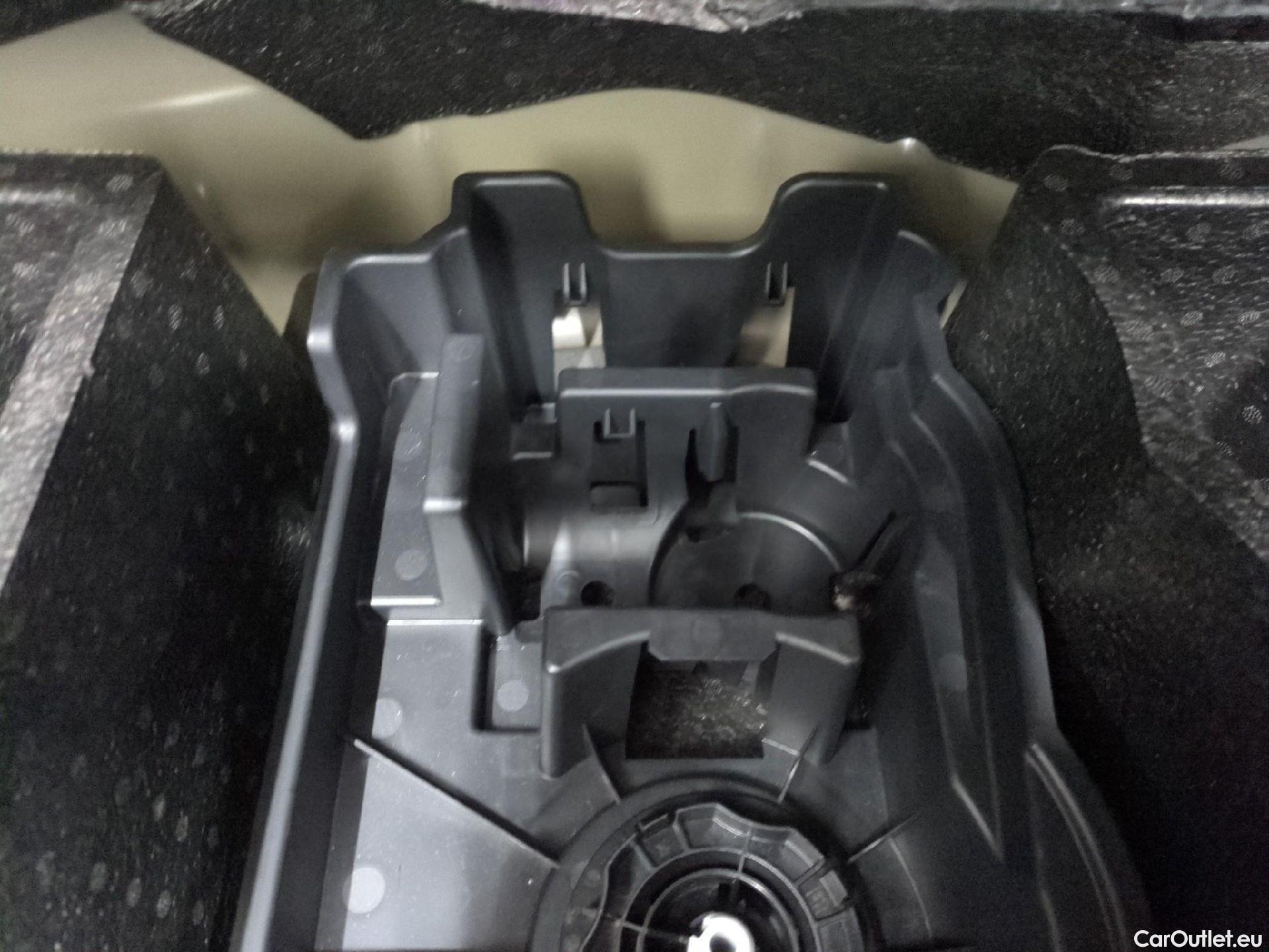  Peugeot  208  Allure Pack 1.2 PureTech 100CV BVA8 E6d #4