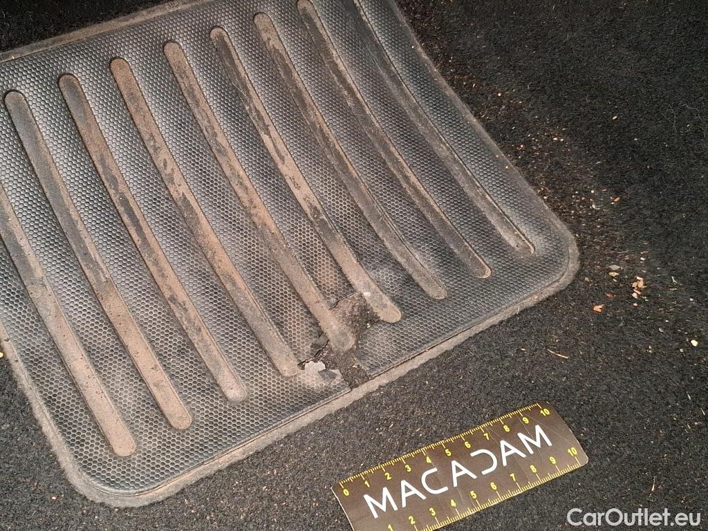  Peugeot  208  Affaire Premium 1.5 HDi 100CV BVM5 E6dT #39