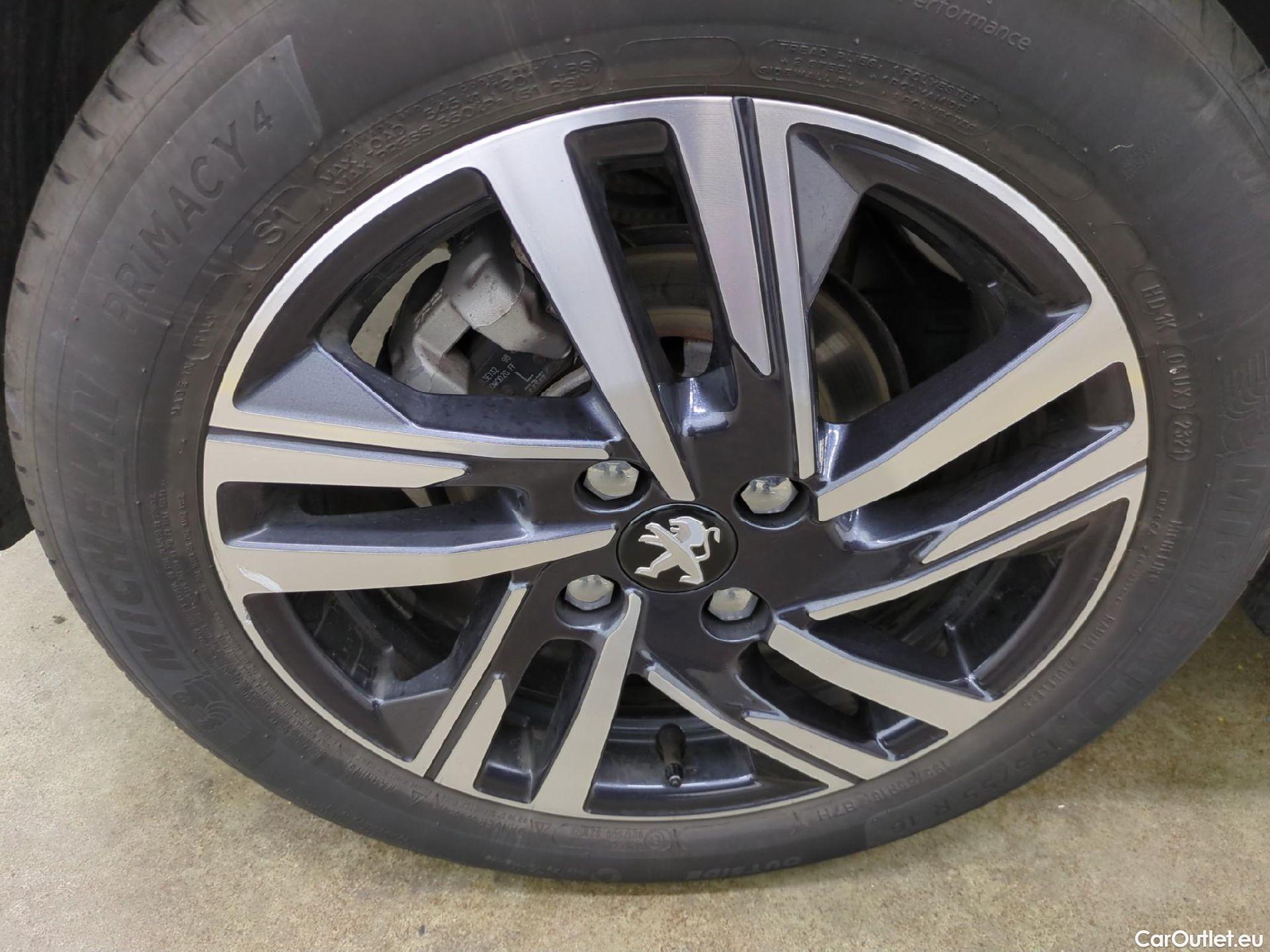  Peugeot  208  Allure Pack 1.2 PureTech 100CV BVA8 E6d #19