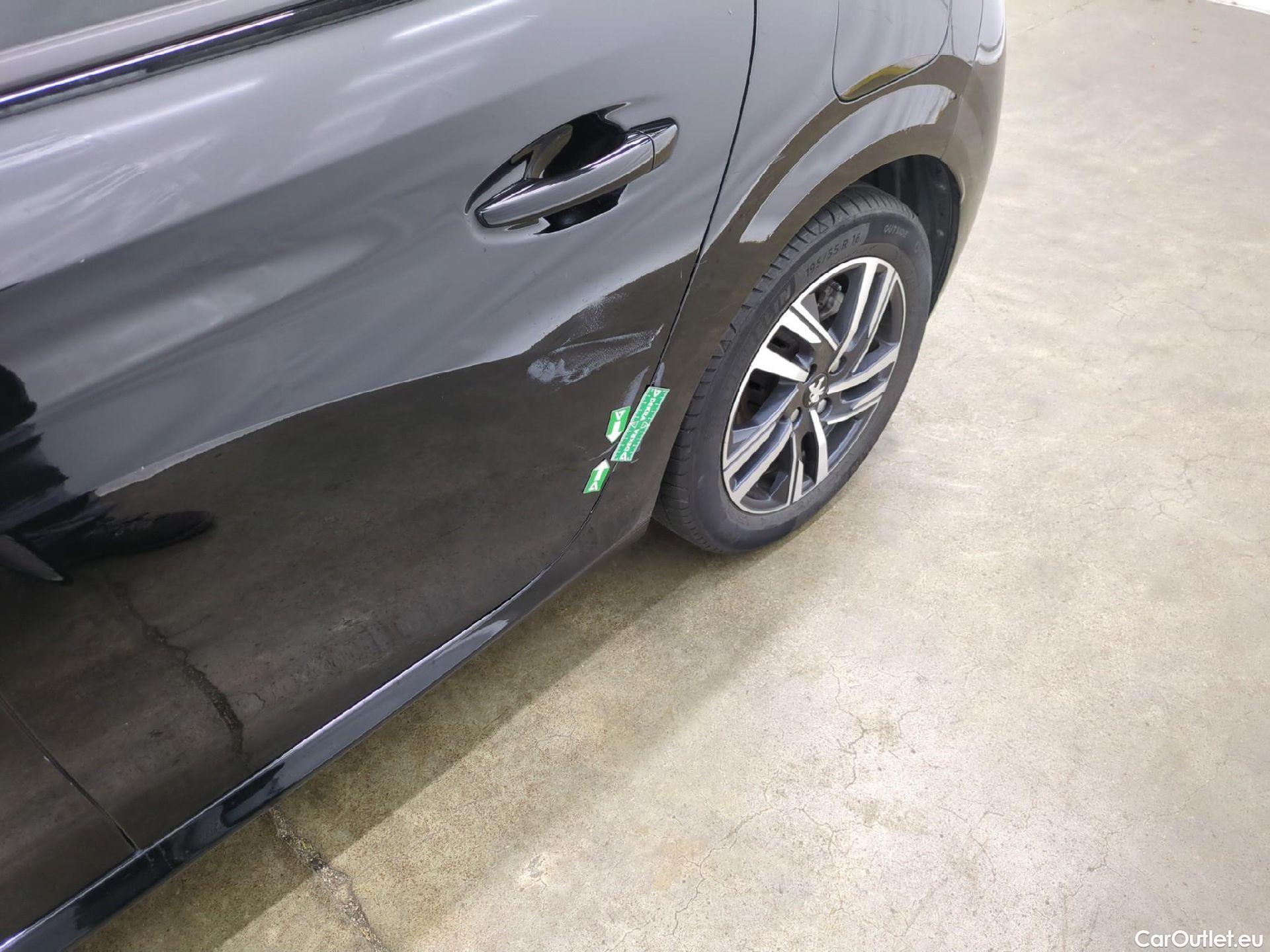  Peugeot  208  Allure Pack 1.2 PureTech 100CV BVA8 E6d #51