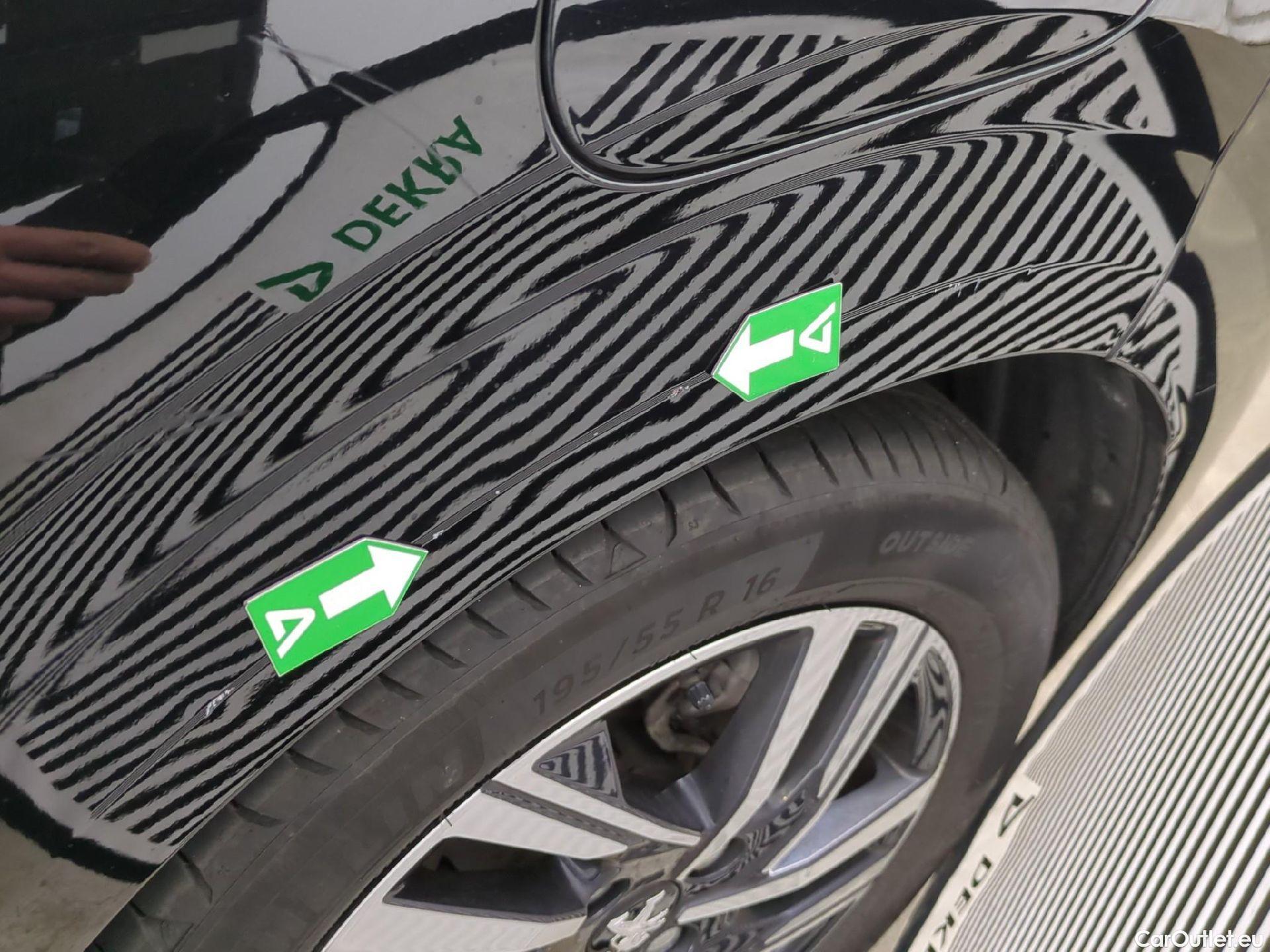  Peugeot  208  Allure Pack 1.2 PureTech 100CV BVA8 E6d #54