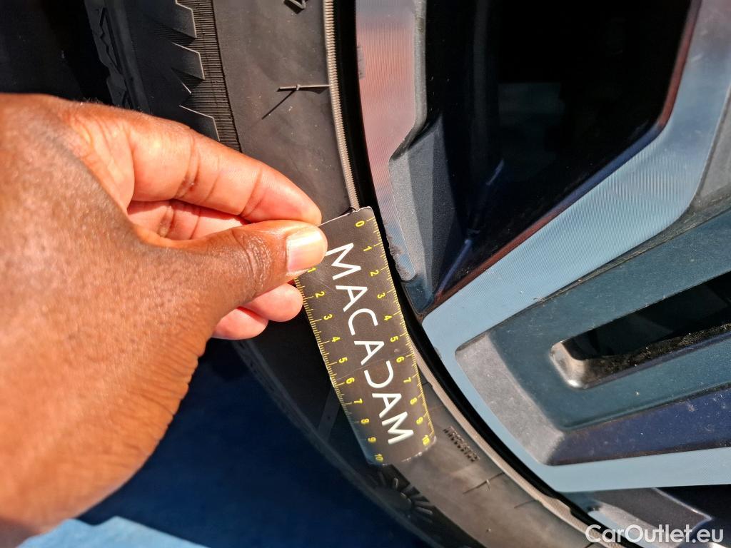  Hyundai  Santa Fe HYUNDAI  / 2020 / 5P / SUV 1.6 T-GDI 265 PHEV HTRAC EXECUTIVE AUTO #130