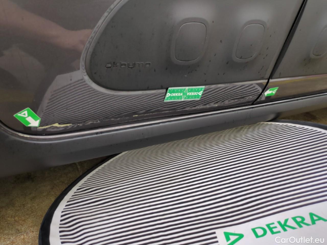  Citroen  C3 CITROEN  / 2016 / 5P / Berline PureTech 110 S&S BVM6 Shine Business #1