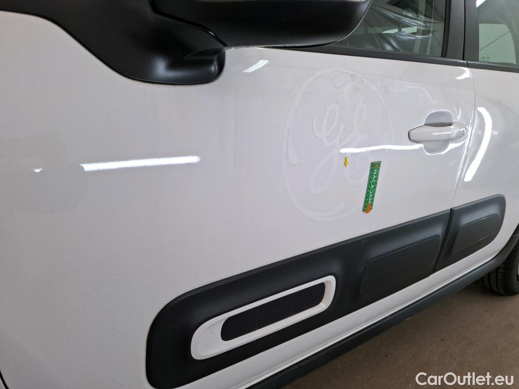  Citroen  C3  Société Feel 1.5 BlueHDI 100CV BVM6 E6dT #1