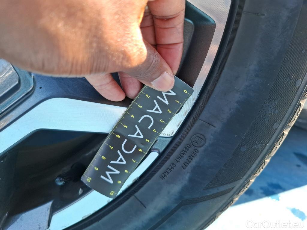  Hyundai  Santa Fe HYUNDAI  / 2020 / 5P / SUV 1.6 T-GDI 265 PHEV HTRAC EXECUTIVE AUTO #64