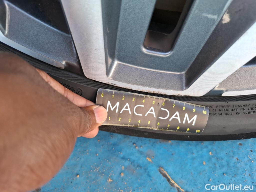  Hyundai  Santa Fe HYUNDAI  / 2020 / 5P / SUV 1.6 T-GDI 265 PHEV HTRAC EXECUTIVE AUTO #82