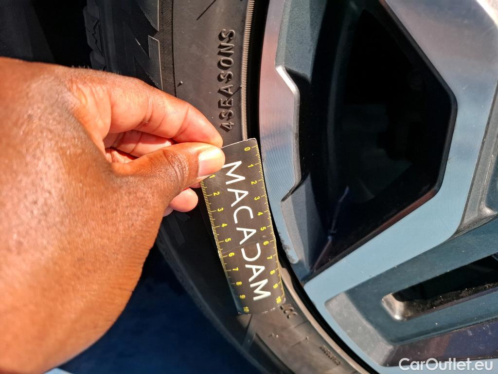  Hyundai  Santa Fe HYUNDAI  / 2020 / 5P / SUV 1.6 T-GDI 265 PHEV HTRAC EXECUTIVE AUTO #131