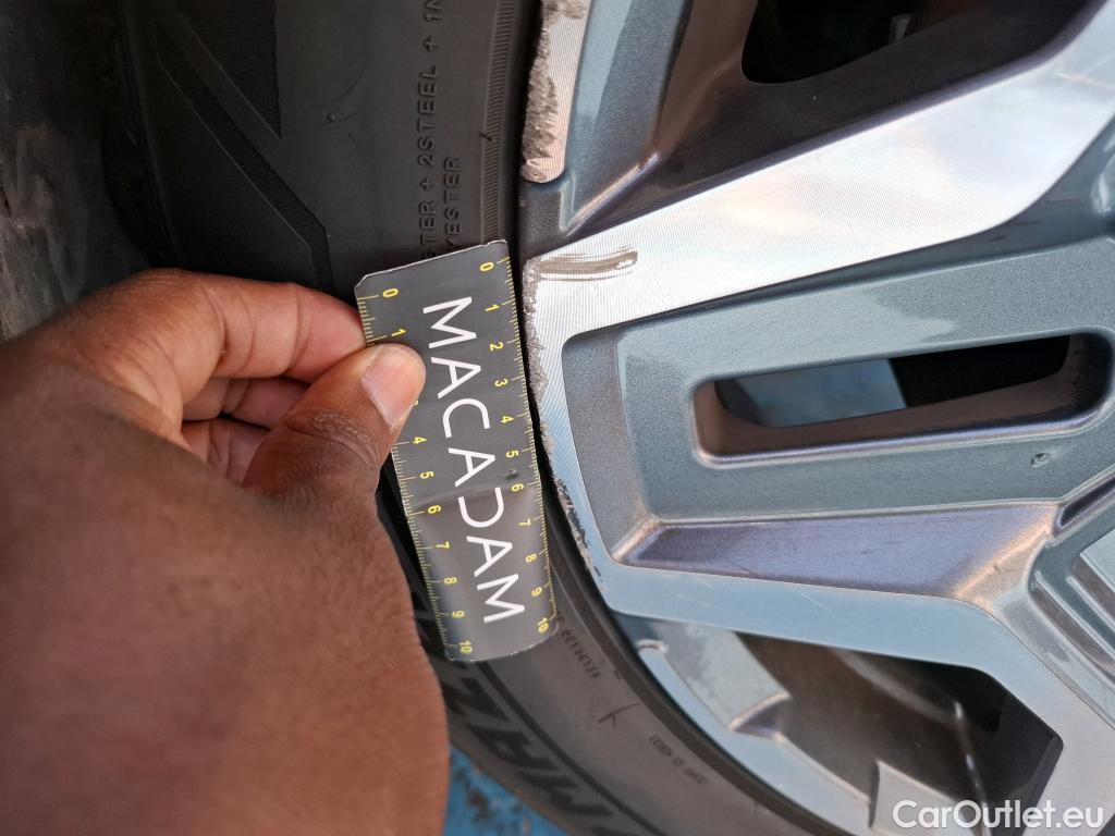  Hyundai  Santa Fe HYUNDAI  / 2020 / 5P / SUV 1.6 T-GDI 265 PHEV HTRAC EXECUTIVE AUTO #81