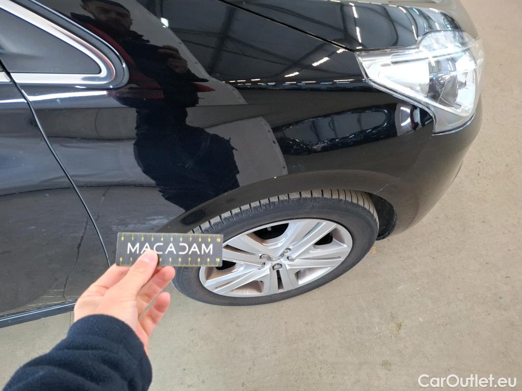  Peugeot  208  Allure Business 1.2 PureTech 110CV BVM6 E6dT #35