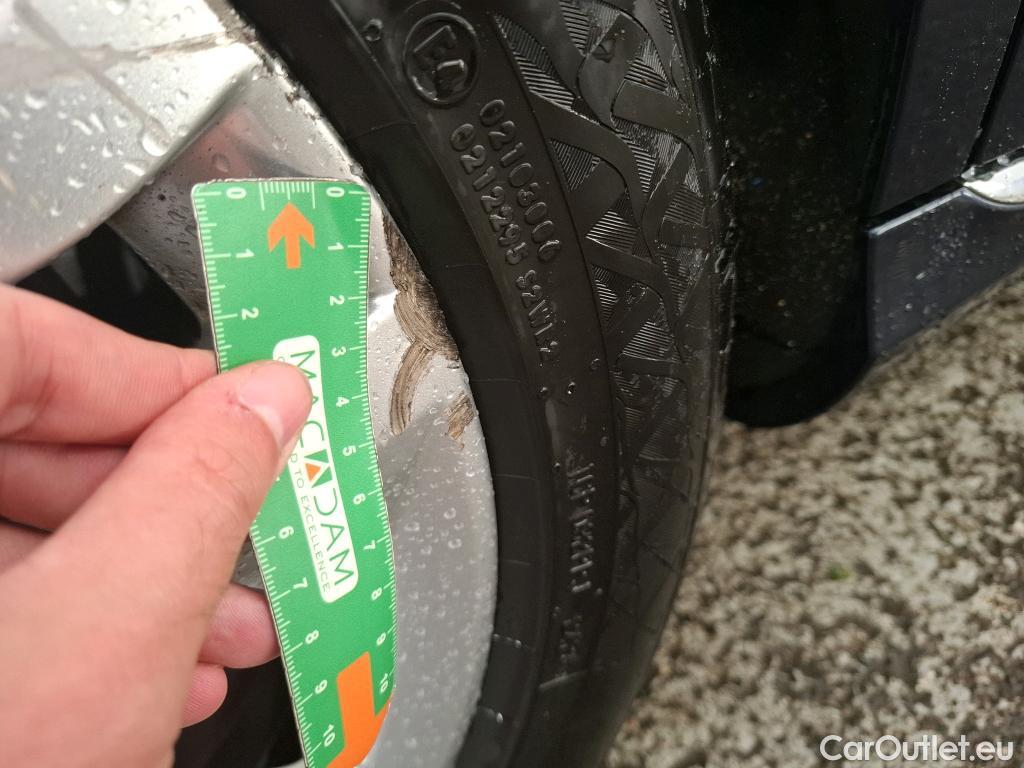  Mercedes  C-Klasse MERCEDES-BENZ Classe C Break 5p Break C 200 Business Line #7