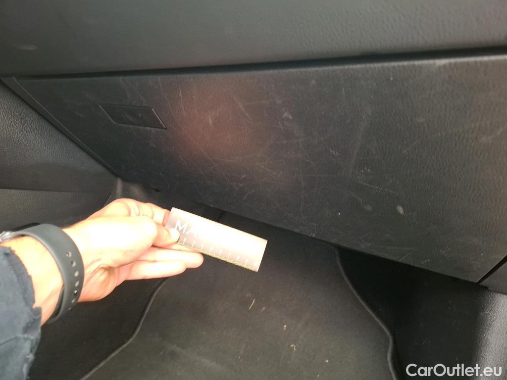  Toyota  C-HR TOYOTA  / 2016 / 5P / SUV 1.8 HYBRIDE 122 EDITION(SP) #31