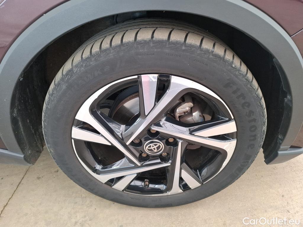  Toyota  C-HR TOYOTA  / 2016 / 5P / SUV 1.8 HYBRIDE 122 EDITION(SP) #12