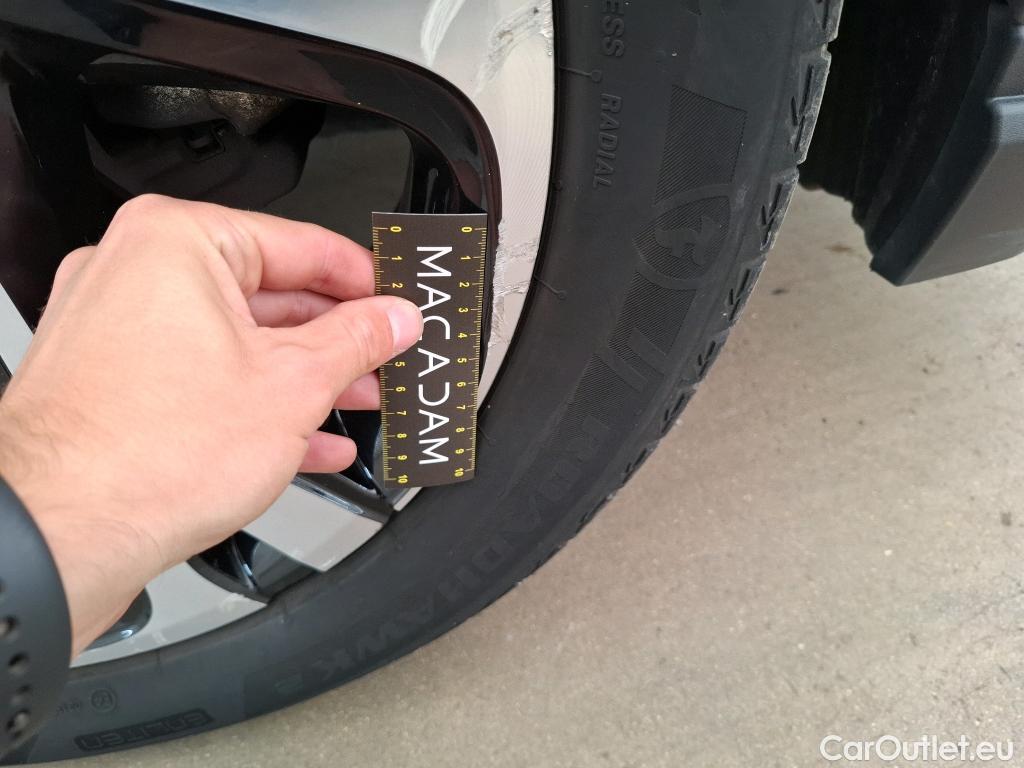  Toyota  C-HR TOYOTA  / 2016 / 5P / SUV 1.8 HYBRIDE 122 EDITION(SP) #15