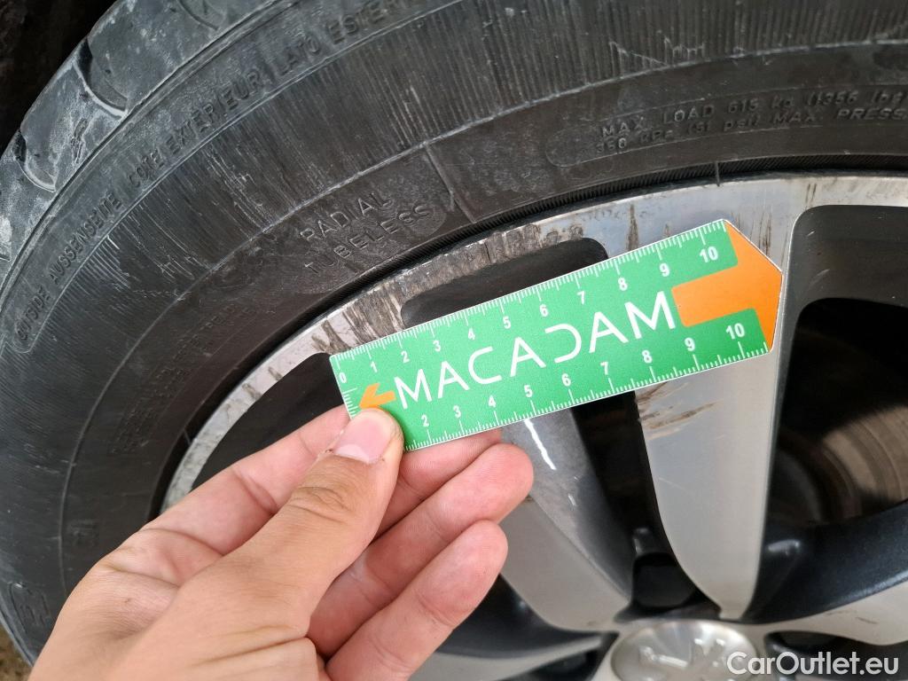  Peugeot  308 PEUGEOT  / 2017 / 5P / Berline BlueHDi 130 EAT6 S&S ALLURE BUSINESS #30