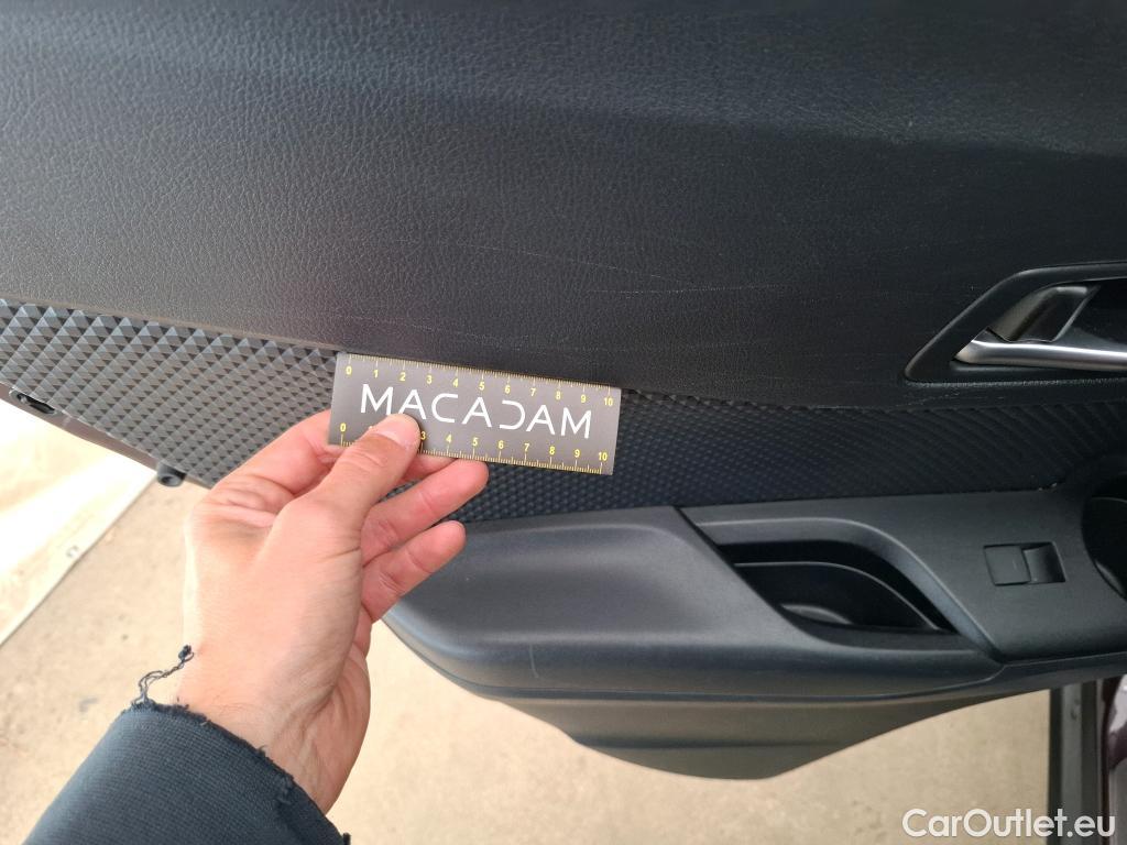  Toyota  C-HR TOYOTA  / 2016 / 5P / SUV 1.8 HYBRIDE 122 EDITION(SP) #28