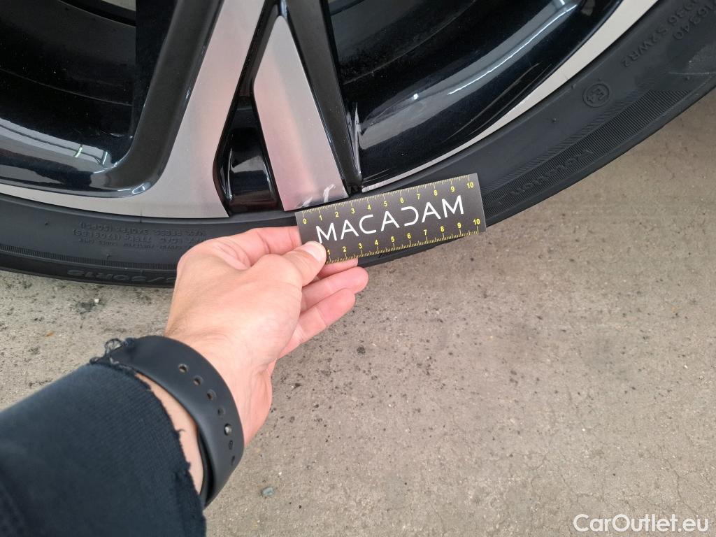  Toyota  C-HR TOYOTA  / 2016 / 5P / SUV 1.8 HYBRIDE 122 EDITION(SP) #62