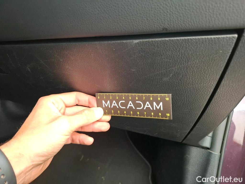  Toyota  C-HR TOYOTA  / 2016 / 5P / SUV 1.8 HYBRIDE 122 EDITION(SP) #33