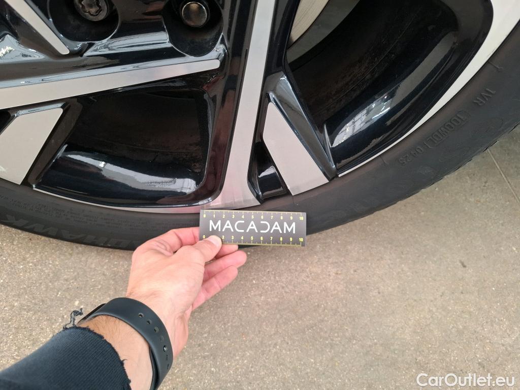  Toyota  C-HR TOYOTA  / 2016 / 5P / SUV 1.8 HYBRIDE 122 EDITION(SP) #54