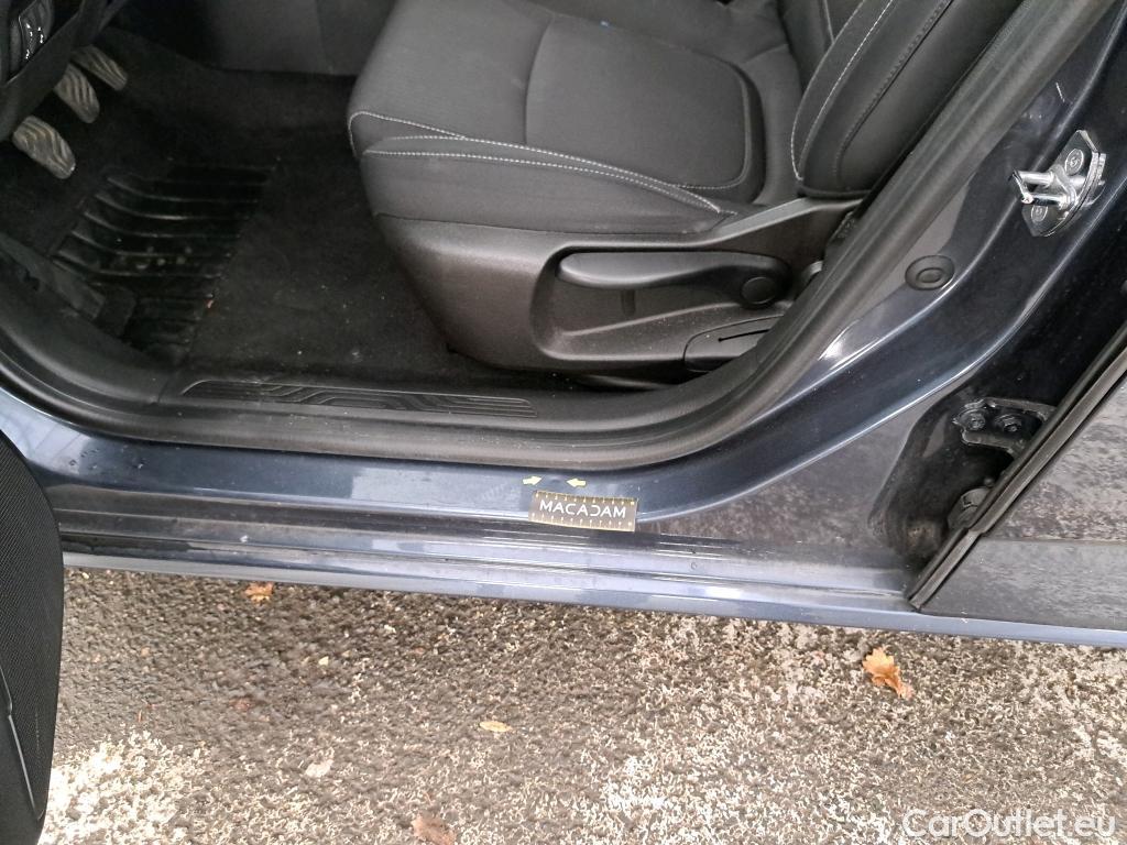  Renault  Megane  IV Berline 5 ptes. Business 1.0 TCe 115CV BVM6 E6d #17