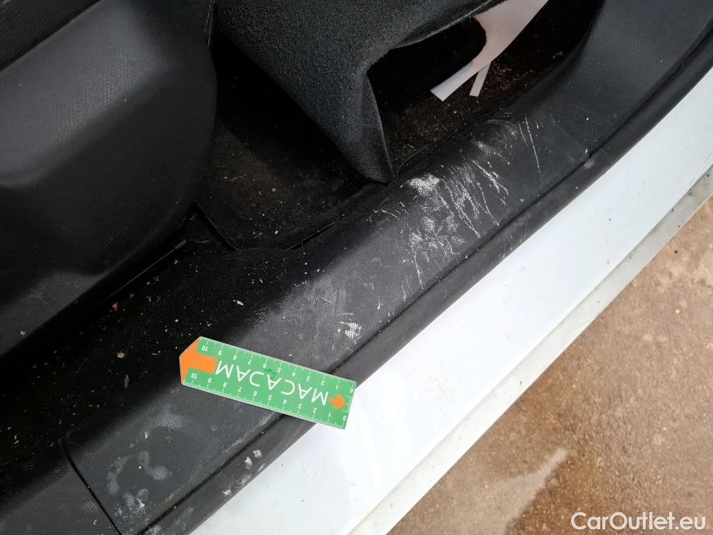  Peugeot  308 PEUGEOT  / 2017 / 5P / Berline BlueHDi 130 EAT6 S&S ALLURE BUSINESS #36