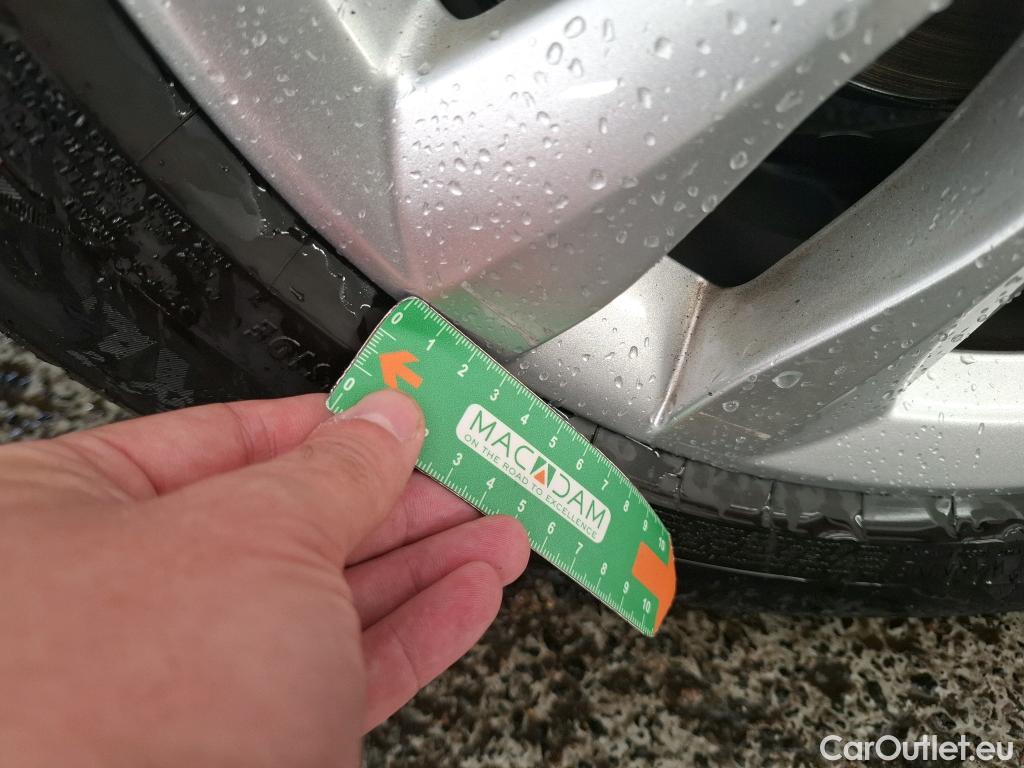  Mercedes  C-Klasse MERCEDES-BENZ Classe C Break 5p Break C 200 Business Line #11