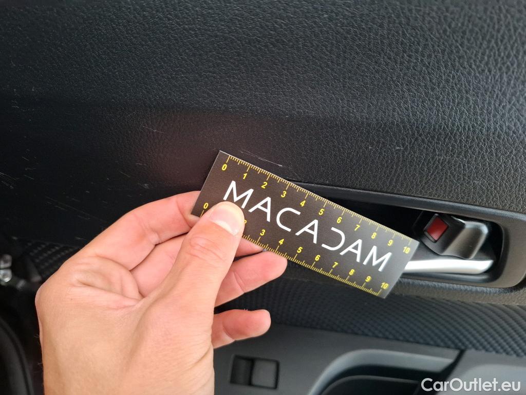  Toyota  C-HR TOYOTA  / 2016 / 5P / SUV 1.8 HYBRIDE 122 EDITION(SP) #23