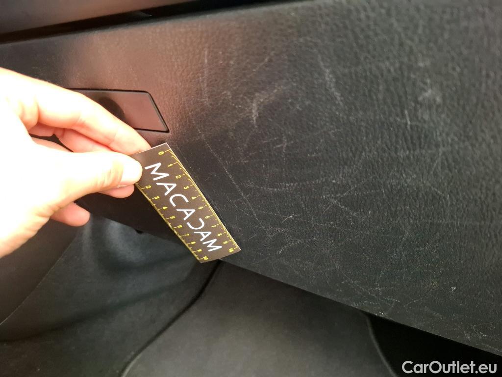  Toyota  C-HR TOYOTA  / 2016 / 5P / SUV 1.8 HYBRIDE 122 EDITION(SP) #32