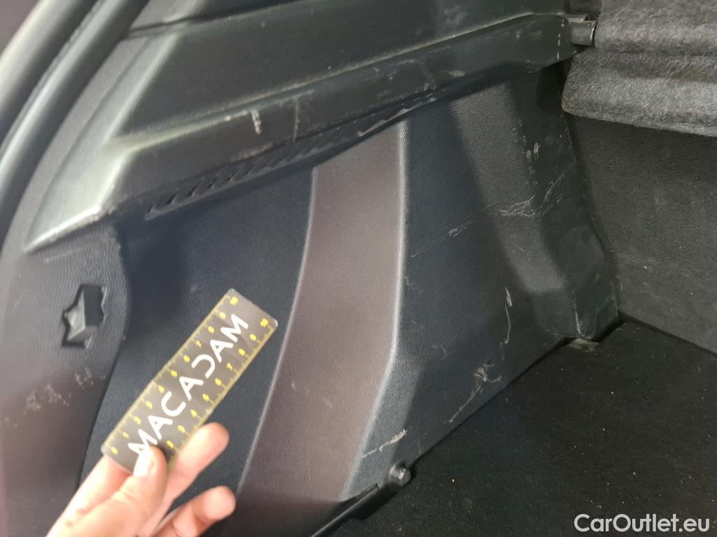  Peugeot  2008  Allure Business 1.2 PureTech 130CV BVA8 E6d #40