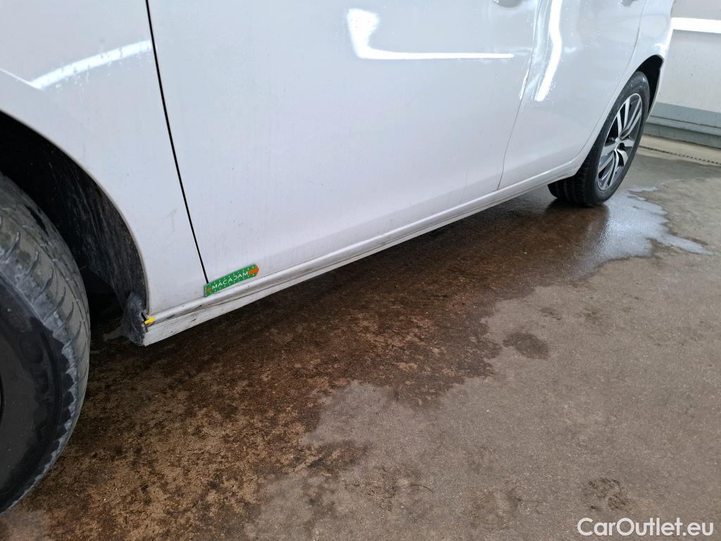  Peugeot  308 PEUGEOT  / 2017 / 5P / Berline BlueHDi 130 EAT6 S&S ALLURE BUSINESS #1