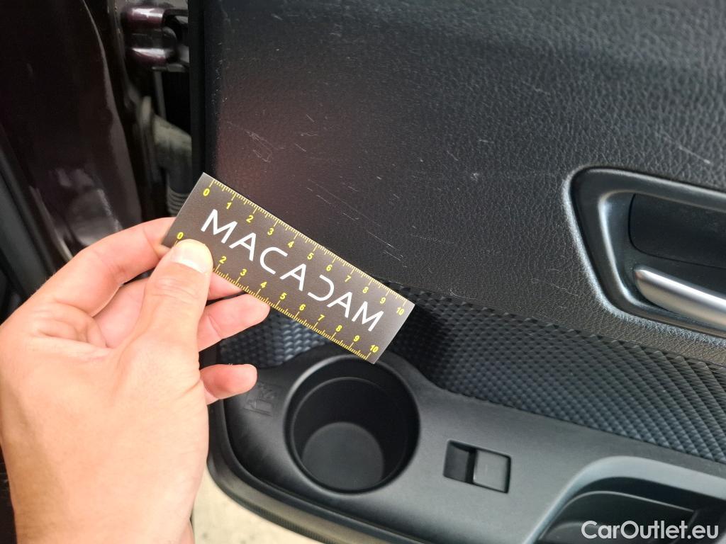  Toyota  C-HR TOYOTA  / 2016 / 5P / SUV 1.8 HYBRIDE 122 EDITION(SP) #24