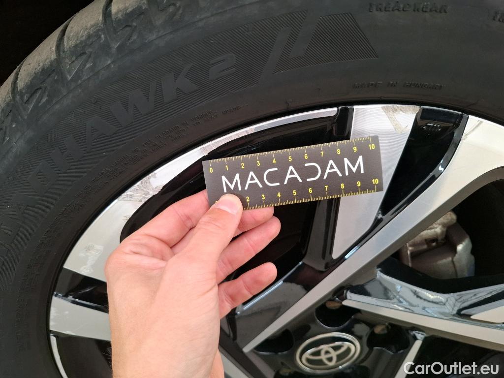  Toyota  C-HR TOYOTA  / 2016 / 5P / SUV 1.8 HYBRIDE 122 EDITION(SP) #18