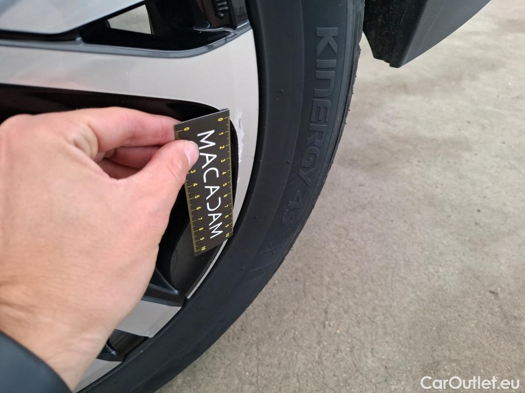  Toyota  C-HR TOYOTA  / 2016 / 5P / SUV 1.8 HYBRIDE 122 EDITION(SP) #58