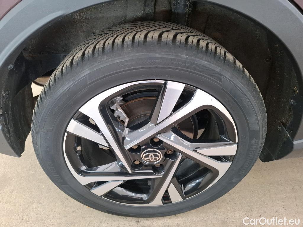  Toyota  C-HR TOYOTA  / 2016 / 5P / SUV 1.8 HYBRIDE 122 EDITION(SP) #61