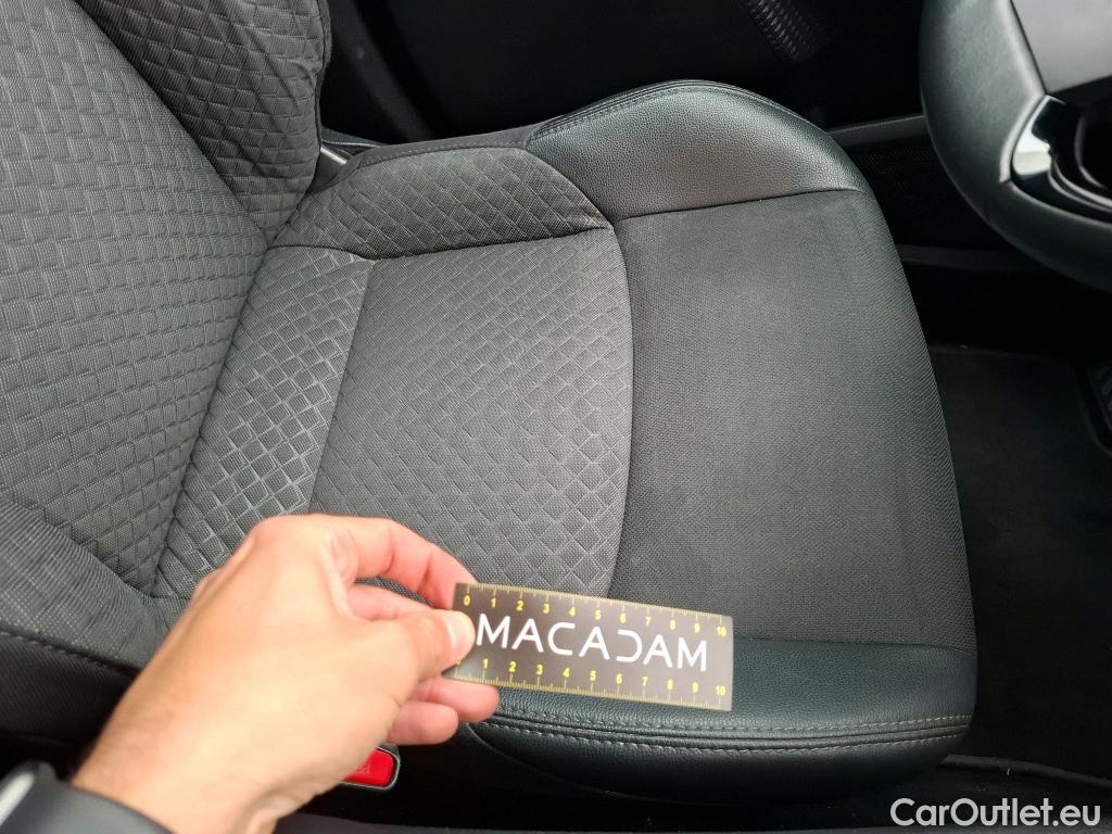  Toyota  C-HR TOYOTA  / 2016 / 5P / SUV 1.8 HYBRIDE 122 EDITION(SP) #41