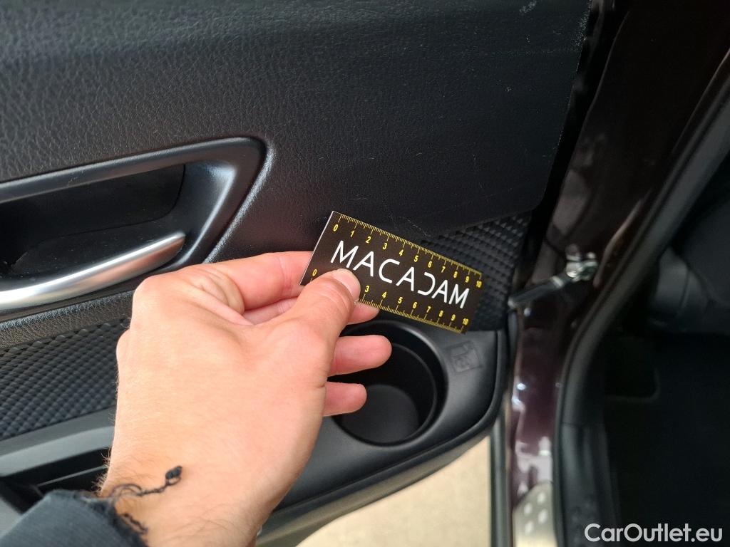  Toyota  C-HR TOYOTA  / 2016 / 5P / SUV 1.8 HYBRIDE 122 EDITION(SP) #29