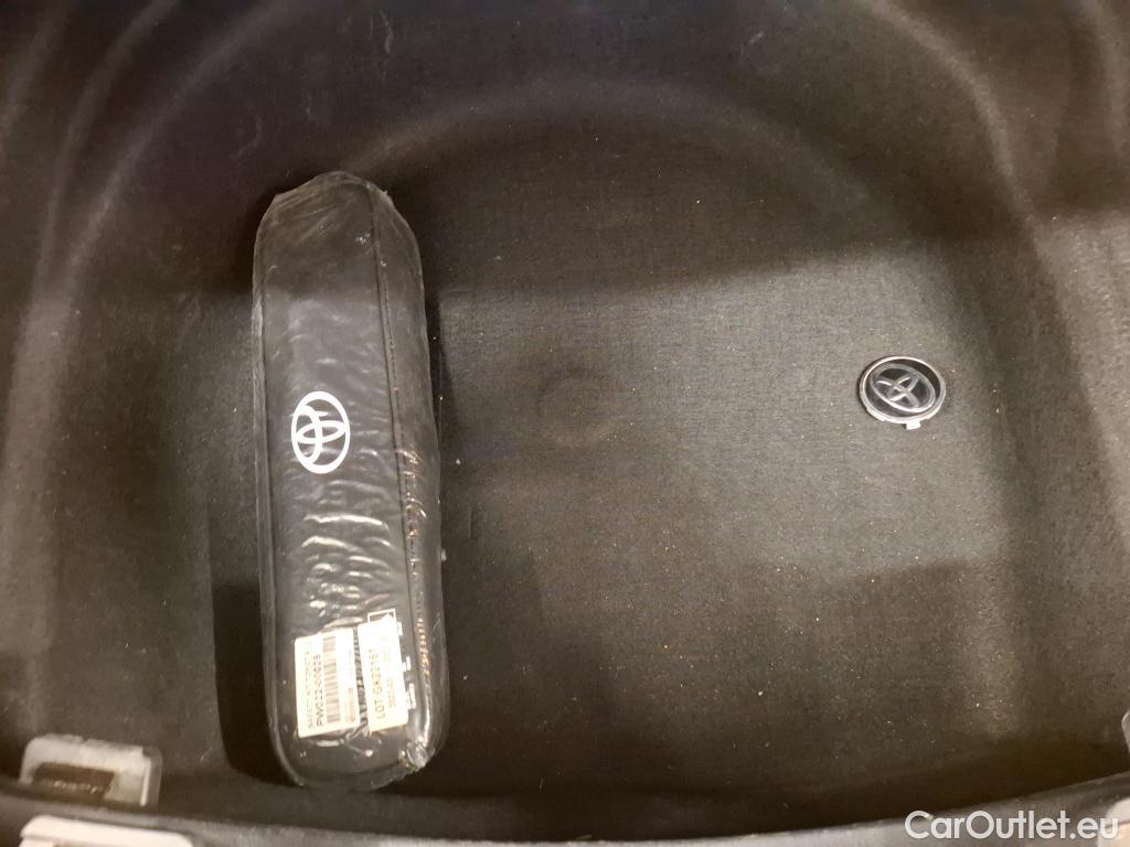  Toyota  Corolla TOYOTA  Touring Sports / 2018 / 5P / Break Hybride 122h Dynamic Business Beyond Zer #12