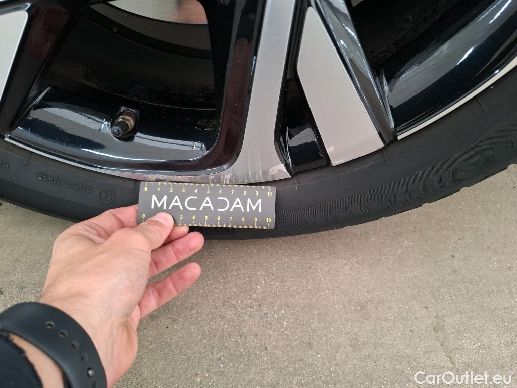  Toyota  C-HR TOYOTA  / 2016 / 5P / SUV 1.8 HYBRIDE 122 EDITION(SP) #16