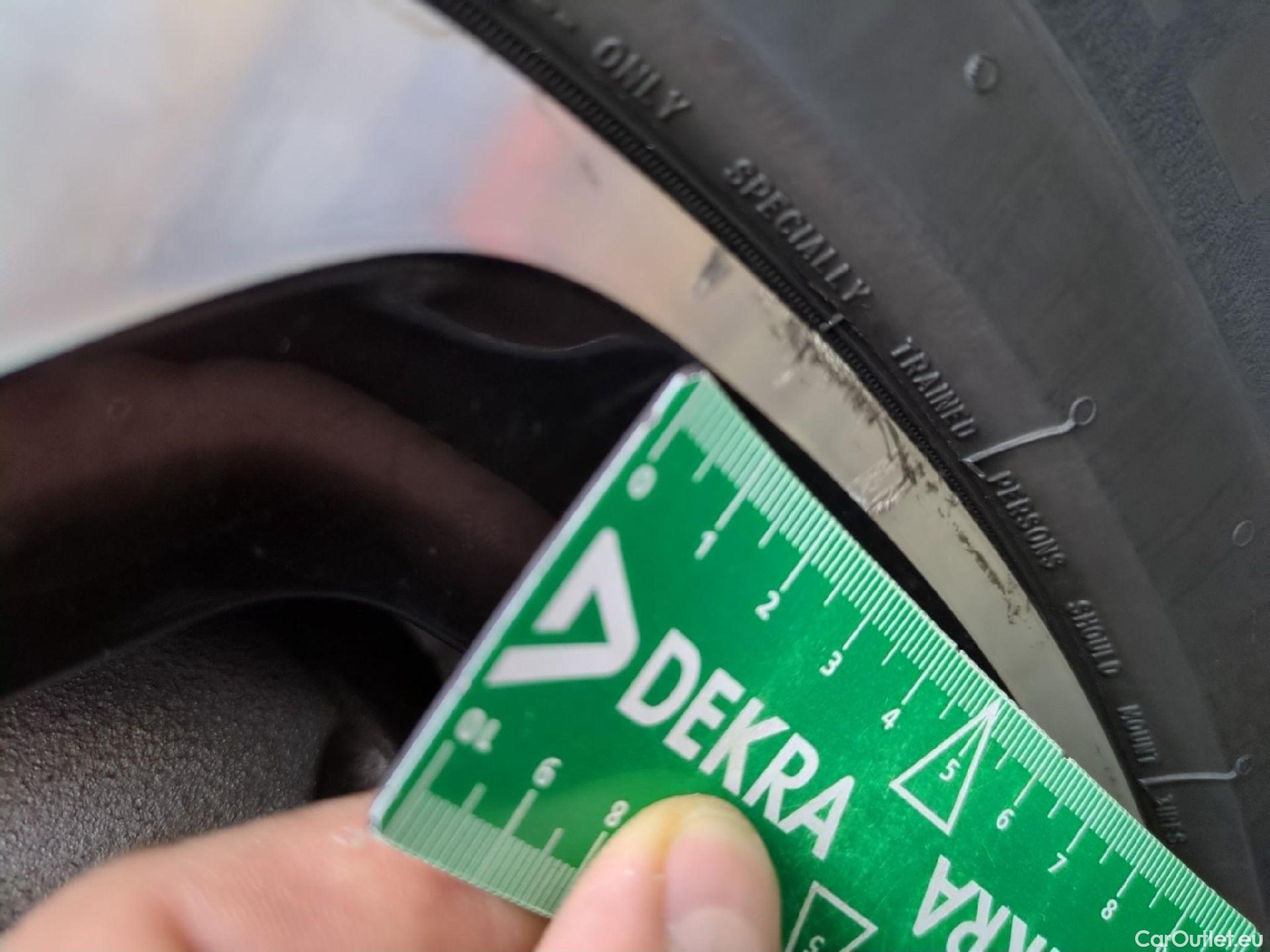  Citroen  C5 CITROEN  Aircross / 2018 / 5P / SUV Hybrid 225 ë-EAT8 Business #4